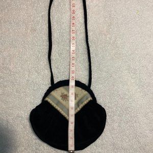 VTG Velvet Embroidered handbag